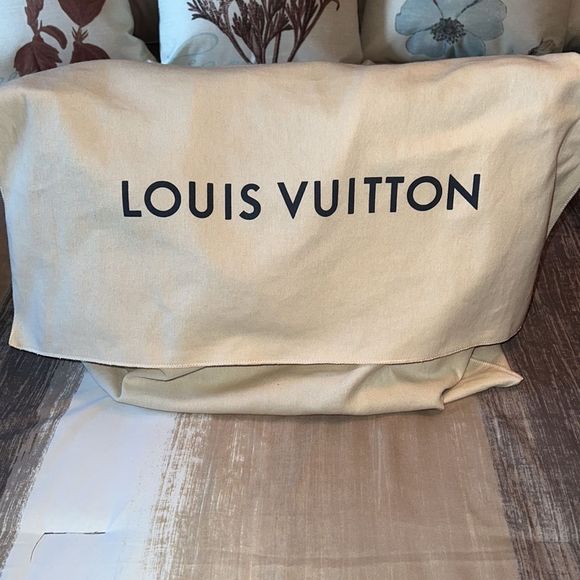 SOLD Louis Vuitton Monogram Neverfull MM Handbag - Picture 12 of 15